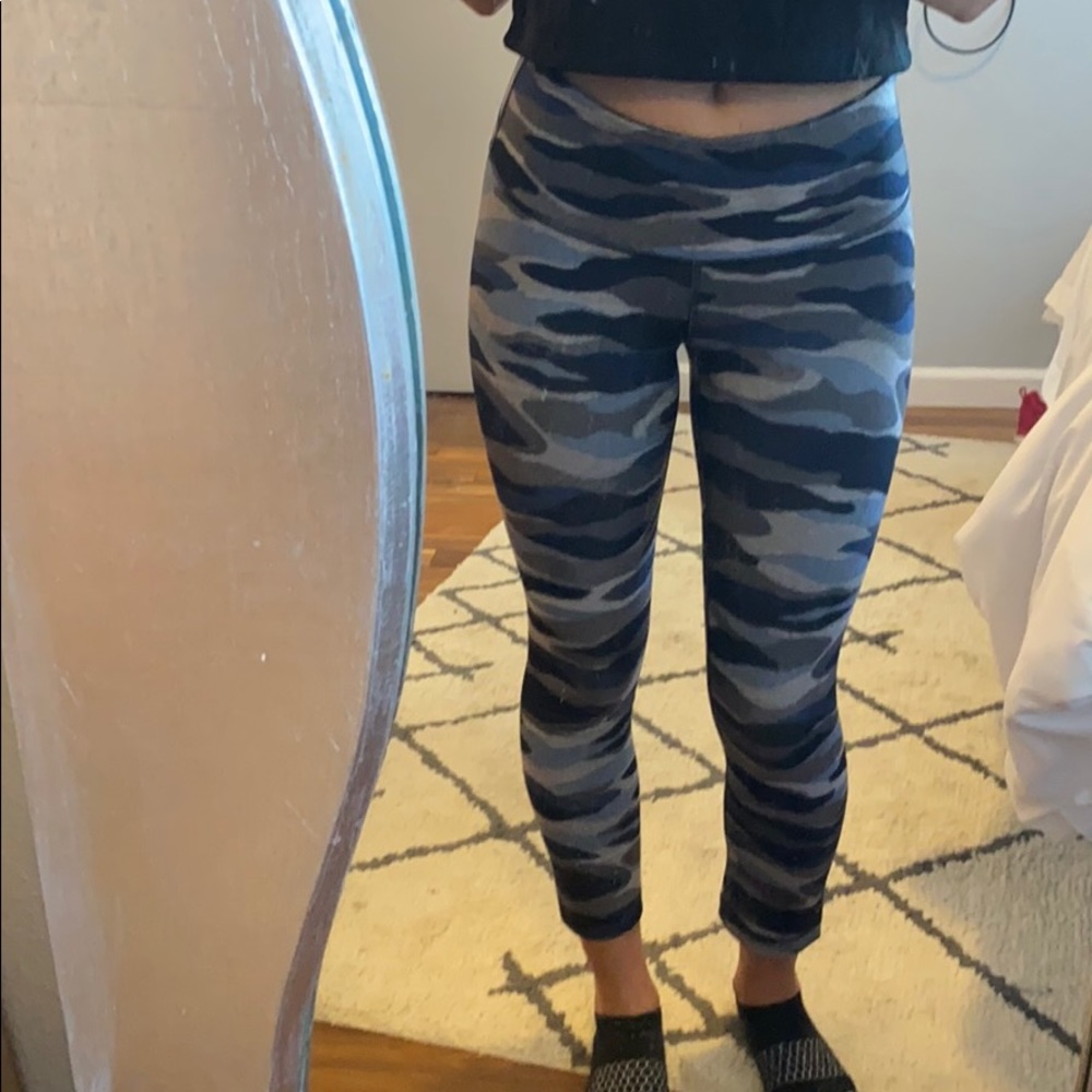 navy and gray camo leggings
